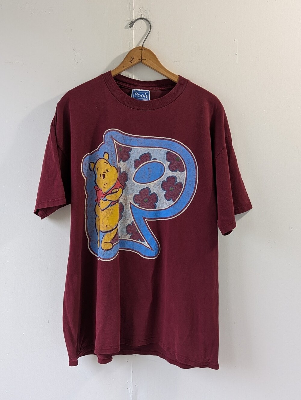 Vintage Graphic Pooh Disney T-shit Maroon Blue Yellow 100% Cotton Size XL